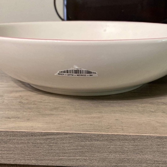 *CLEARANCE* 
HELLO KITTY LARGE CERAMIC PASTA BOWL - Picture 7 of 7